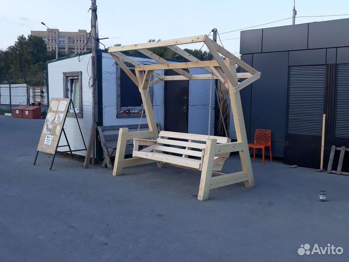 Садовые качели из дерева
