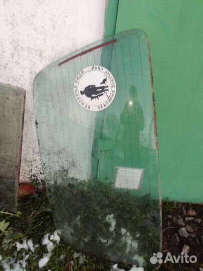 Стекло от Nissan Serena