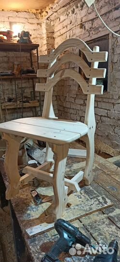 Стул деревянный