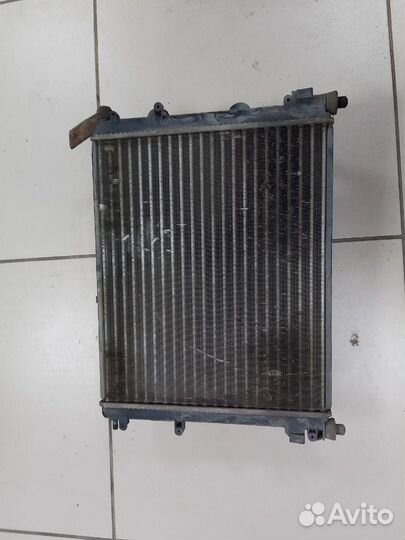 Радиатор охлаждения и вентилятор Renault Logan I