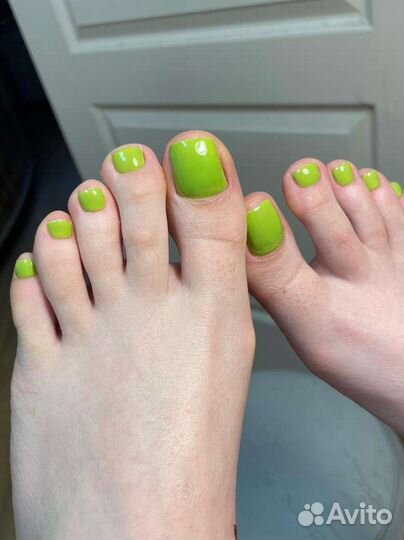 Маникюр с покрытием, педикюр Тушино