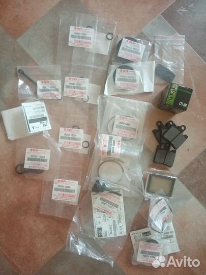 Набор сальников, колодок и Зип Сузуки скайвэй 400