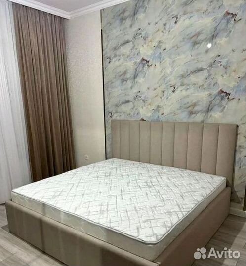 Мягкая кровать с подъемным механизмом