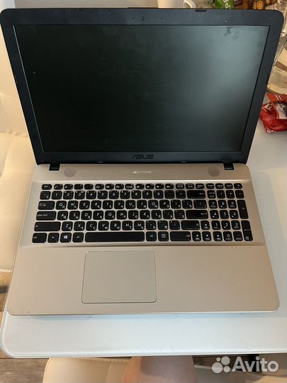 Ноутбук asus