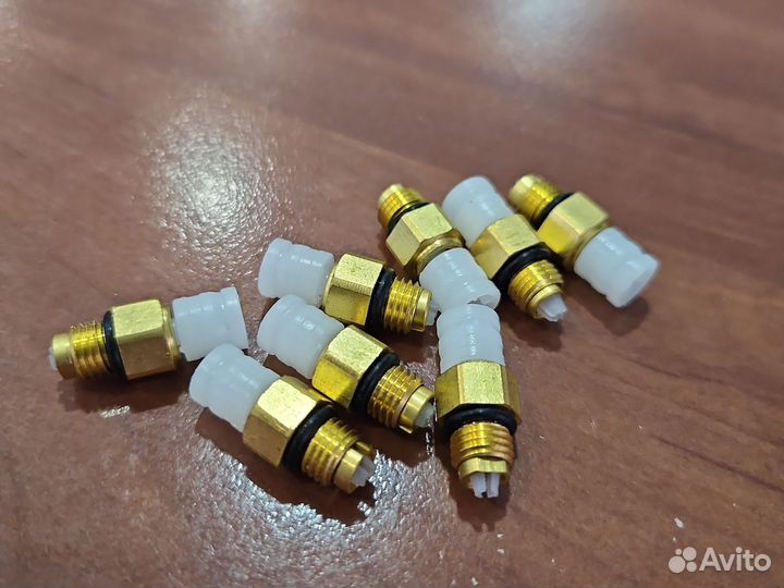 Нипель пневмоподвески Tesla model S/X