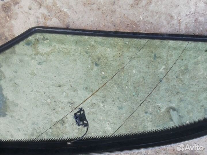 Форточка задняя левая мерседес Mercedes w202 униве