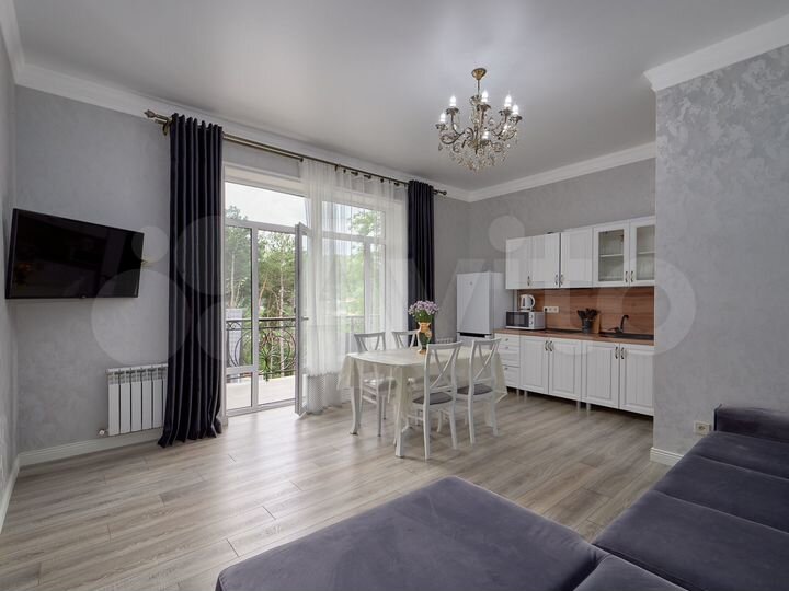 2-к. квартира, 40 м², 3/3 эт.