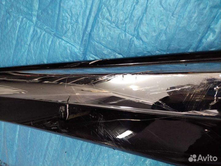 Молдинг Lc 200 водительской двери черный Оригинал