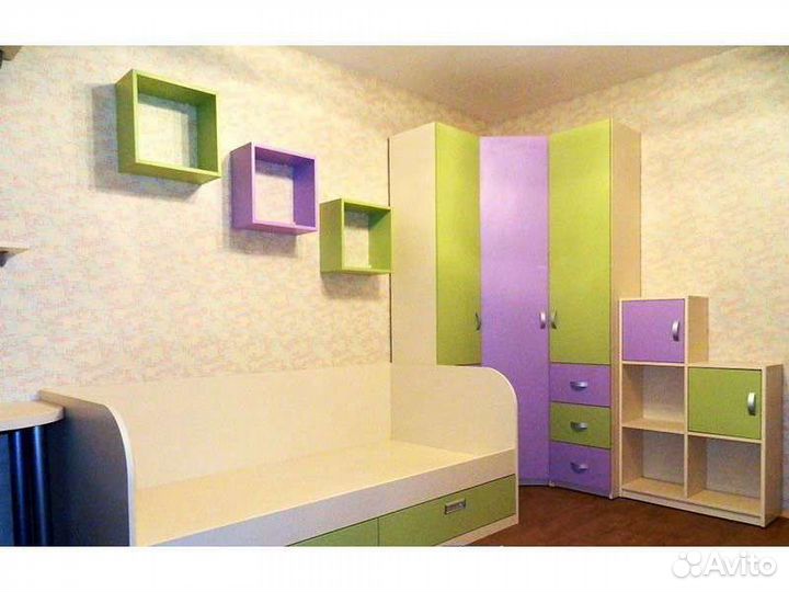 Комплект новой мебели для детской