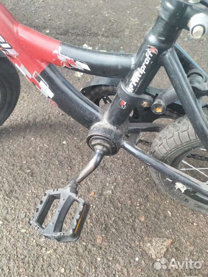 Детский трехколесный велосипед с ручкой