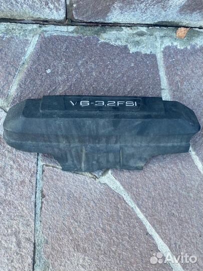 Накладка двс Audi A6 C6 3.2 AUK