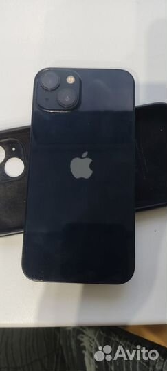 Телефон iPhone 13