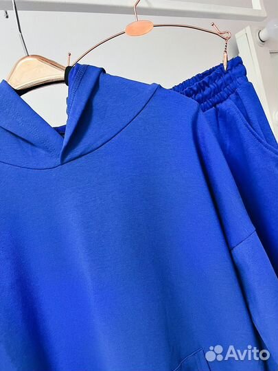 Женский спортивный костюм