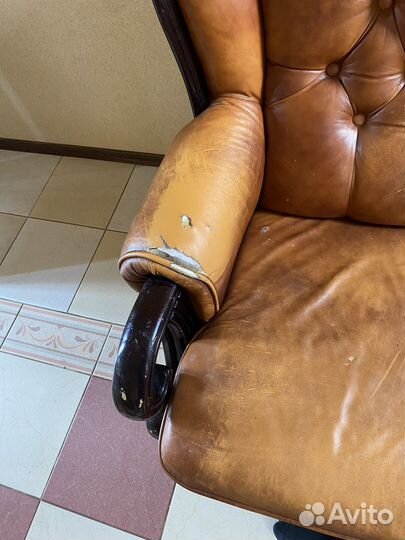 Кожаный диван бу