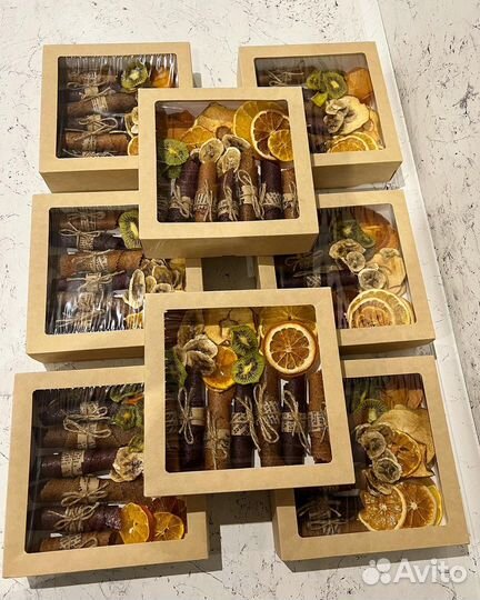 Подарочные, съедобные наборы, корзины, букеты