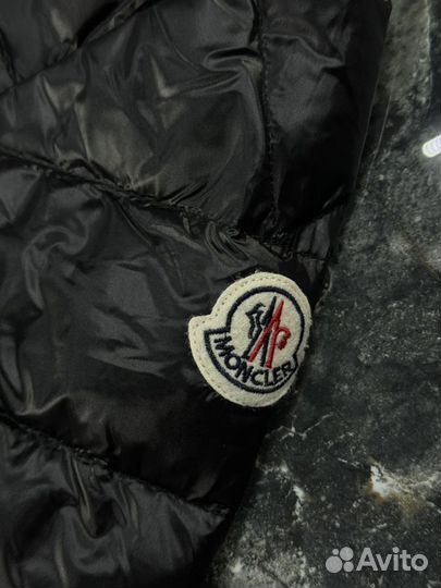 Пуховик Moncler