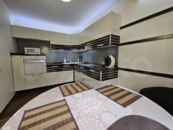 3-к. квартира, 80 м², 2/5 эт.