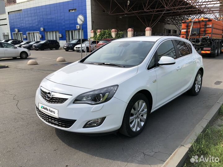 Opel Astra 1.6 AT, 2011, 180 000 км