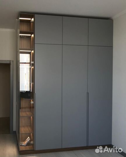 Шкаф распашной