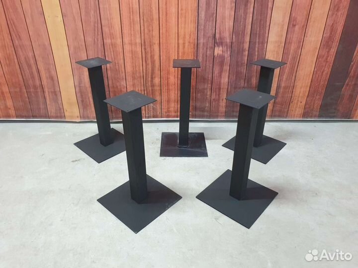 Металлическое подстолье