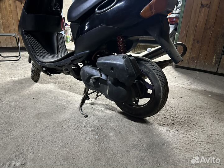 Скутер Suzuki lets 2