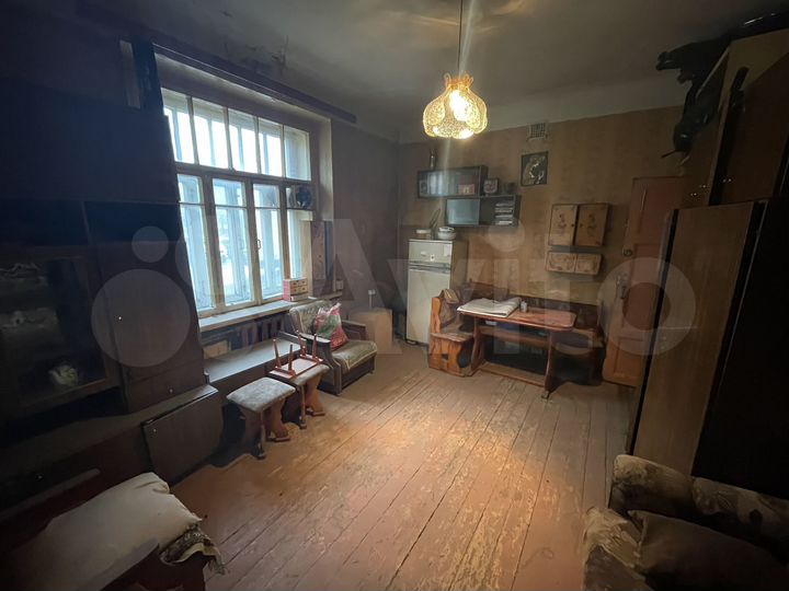 Комната 24 м² в 4-к., 1/4 эт.