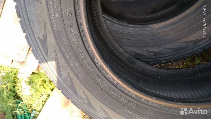 Nokian Tyres WR 215/70 R16 100