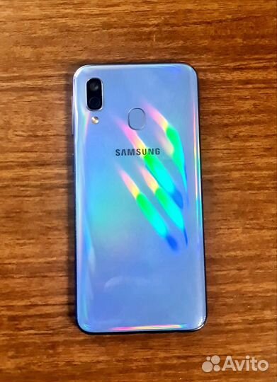 Samsung Galaxy A40, 4/64 ГБ