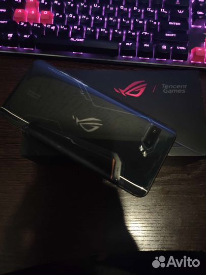 Телефон Asus rog 2