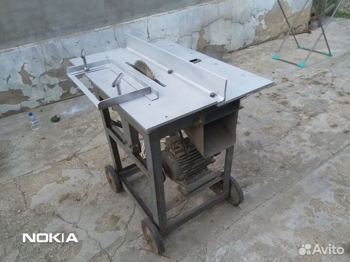 Деревообрабатывающий станок 220