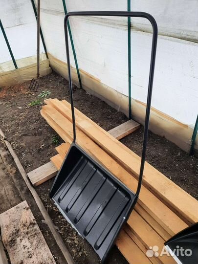 Снегоуборочный инвентарь