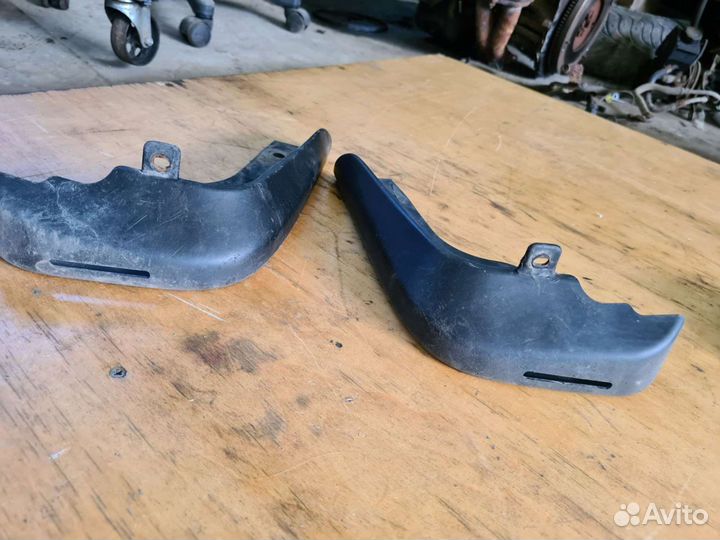 Брызговики передние Nissan Juke 2011