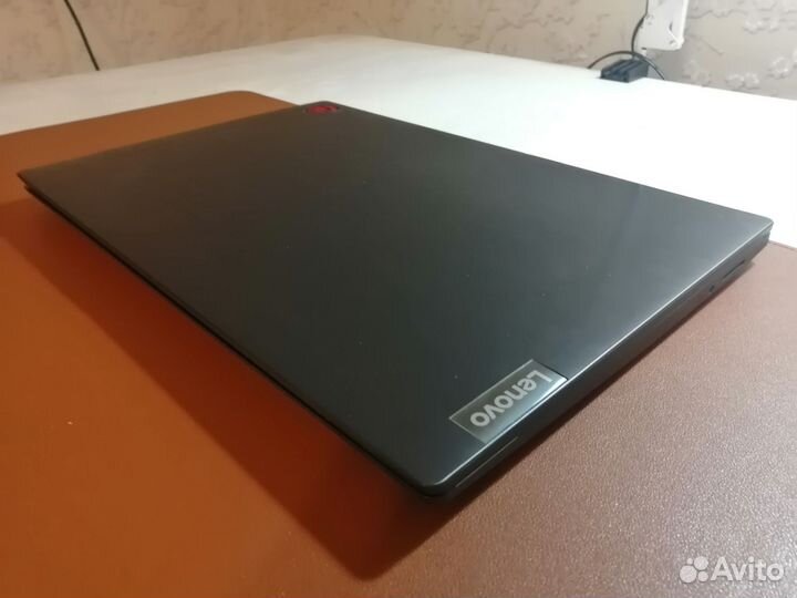 Ноутбук Lenovo
