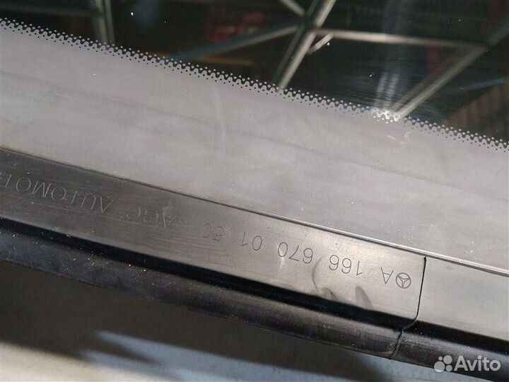 Стекло кузовное заднее левое Mercedes Gl-Class