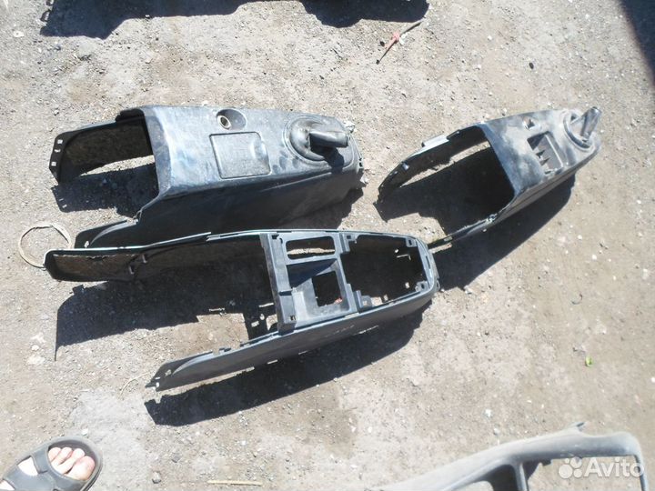 Центральная консоль / тоннель лансер 9