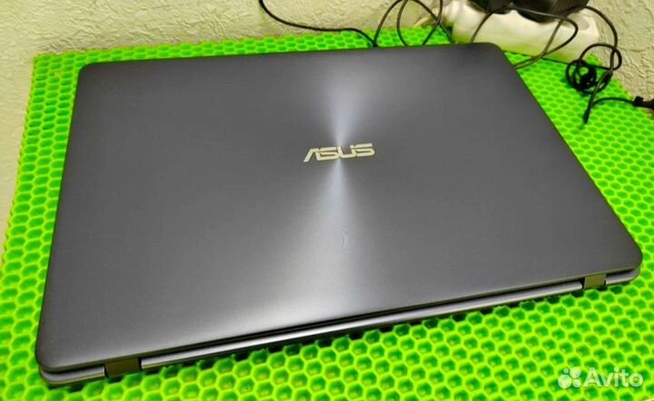 Asus X705MA - большой ноутбук для учебы, работы