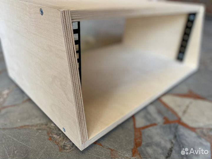 Настольная рэковая стойка 4U-300