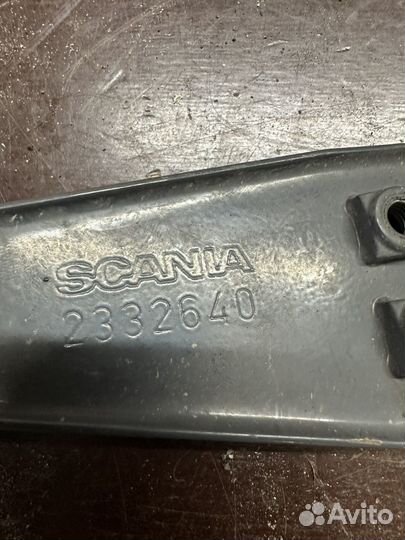 Кронштейн корпуса подножки Scania 6 2332640