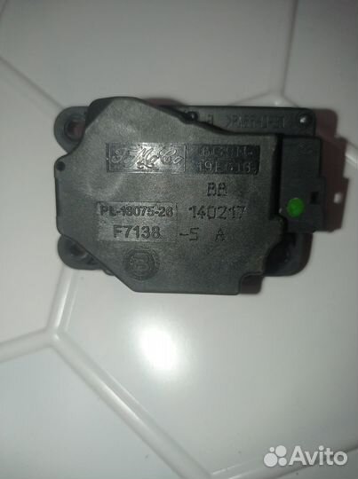 Моторчик заслонки печки volvo