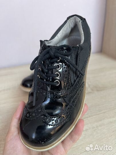 Школьные туфли