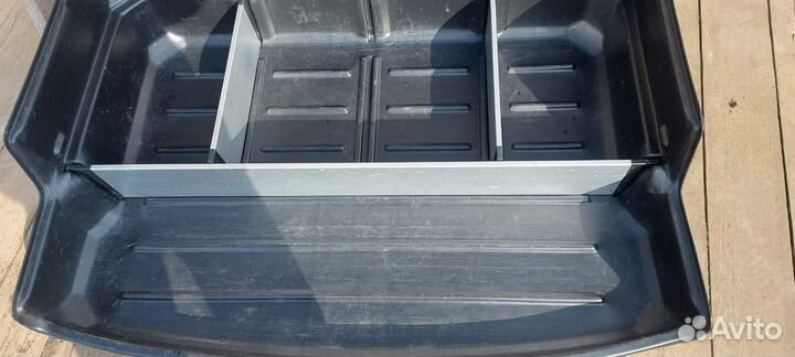 Органайзер в багажник на Touareg