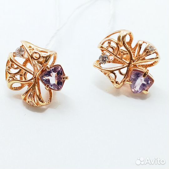 Золотые серьги с камнем