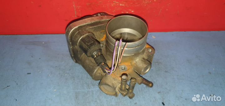 Заслонка дросcельная Volkswagen Audi Skoda