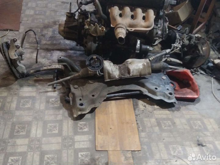 Подрамник, балка