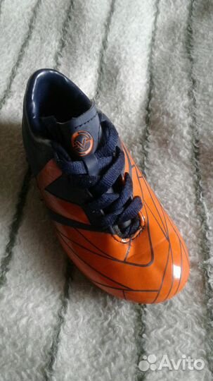 Детские футбольные бутсы