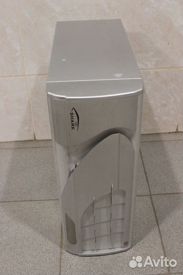 Корпус Miditower Thermaltake shark ATX