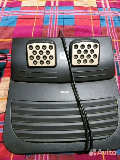 Приставка руль с педалями Trust