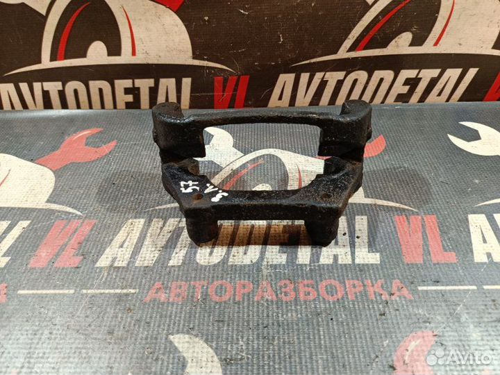 Скоба суппорта задняя левая Ford Mondeo 3 хэтчбек