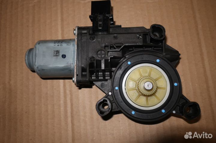 Мотор стеклоподъёмника Skoda Fabia 2 задний правый