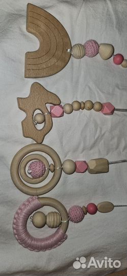 Стойка тренажер монтессори с игрушками